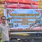 Tampak Pimpinan YPKM, Sandy Matias Rupidara membawa bantuan kasur busa/matras untuk disumbangkan kepada korban bencana banjir di Toinunuh.