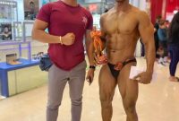 Dwi Putra bersama sala satu atlit Binaraga yang berhasil menyabet juara 3 kelas 70 kg.