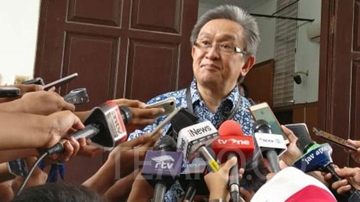 Maqdir Ismail, Pengacara terdakwa Irwan Hermawan dalam kasus Korupsi BTS 4G Kominfo.